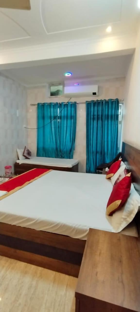 מלון Ayodhya The Nirmala Palace מראה חיצוני תמונה